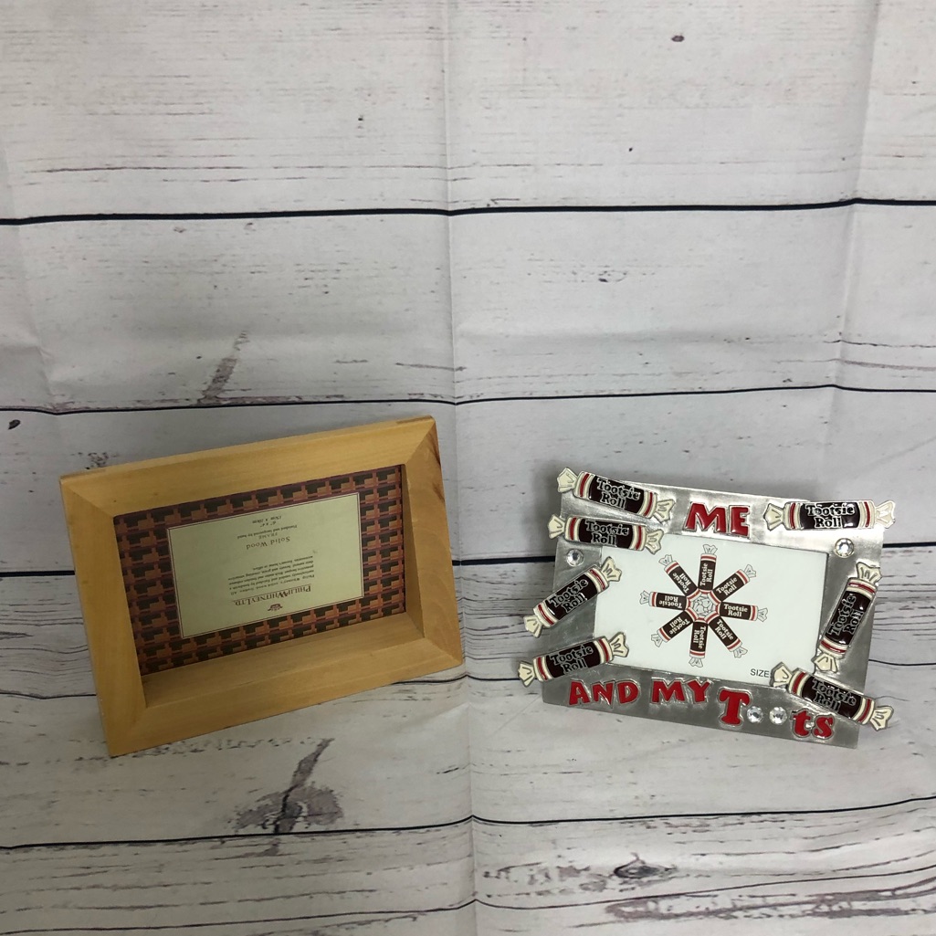 2 Picture Frames